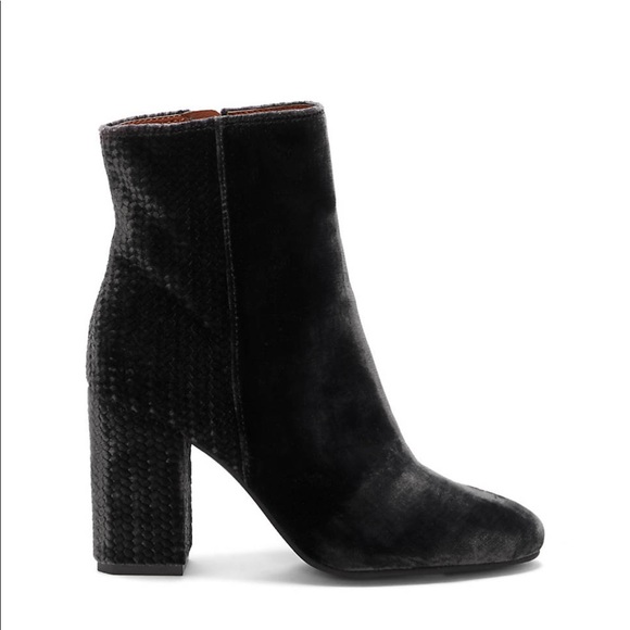 The Hem How Genuine Textured Block Heel Boot - Picture 4 of 5